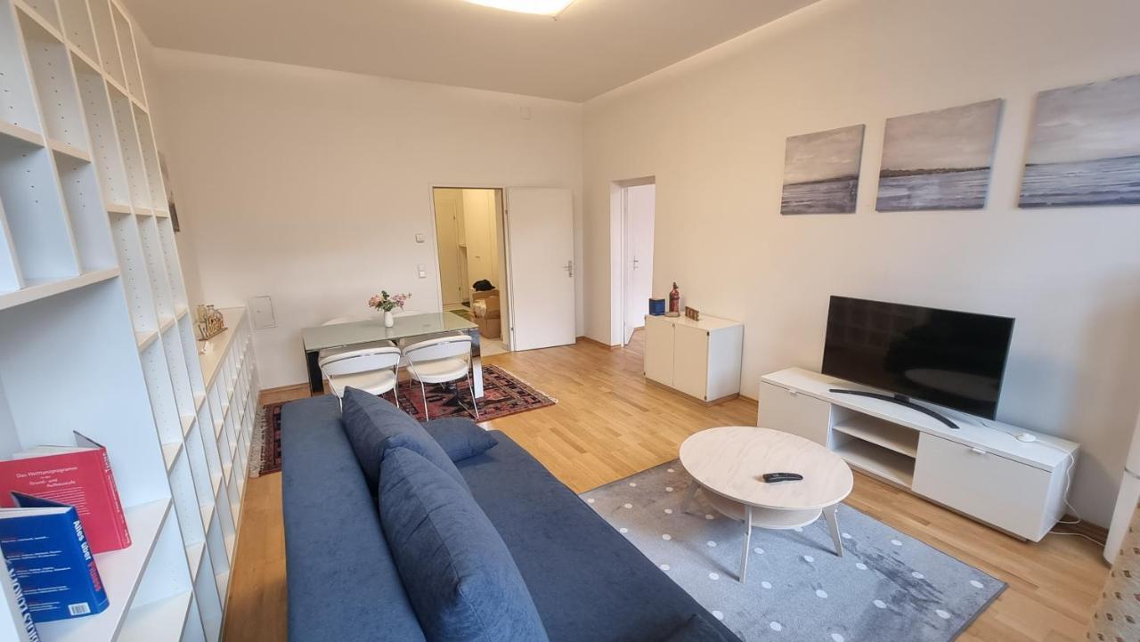 Sunny Apartment Next To Metro 1Br Wina Bagian luar foto