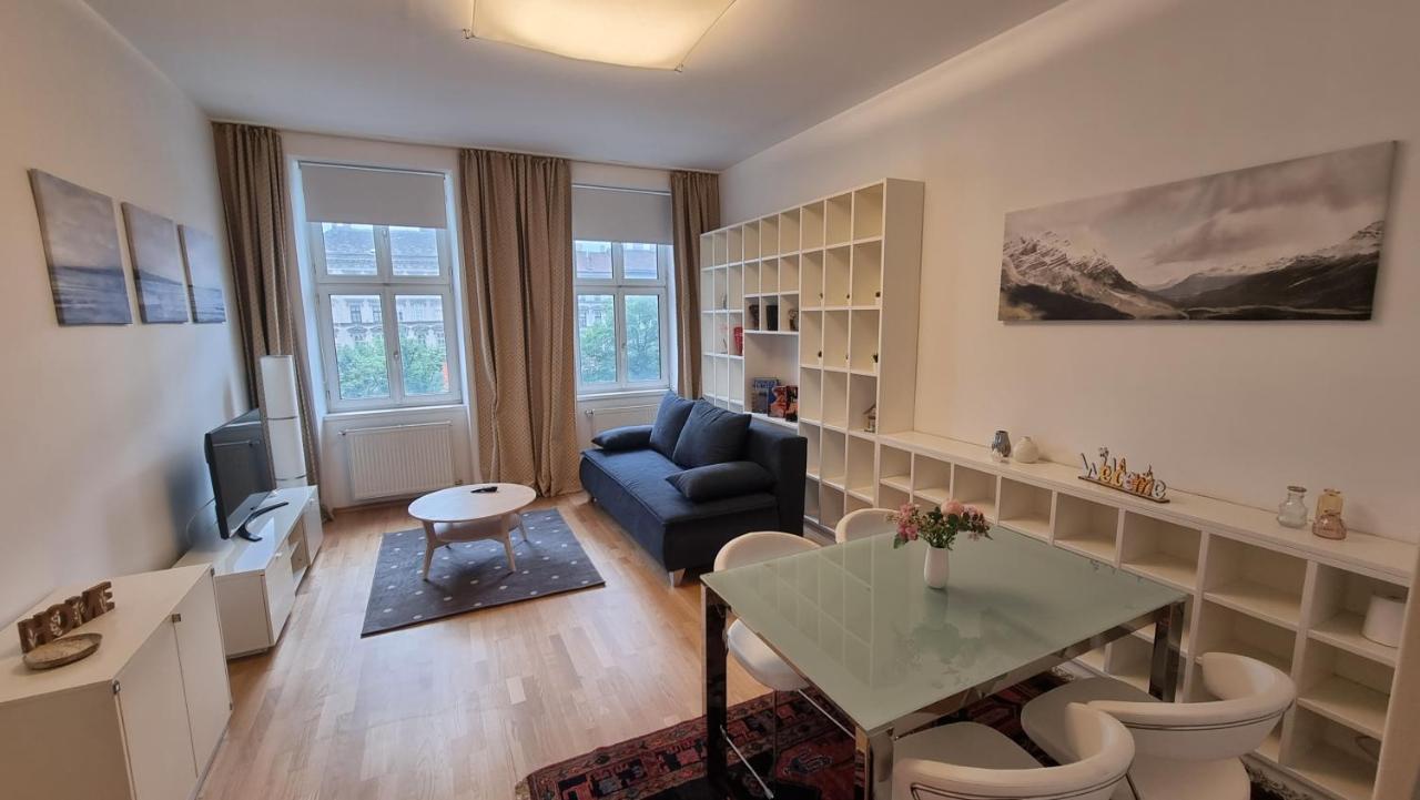 Sunny Apartment Next To Metro 1Br Wina Bagian luar foto